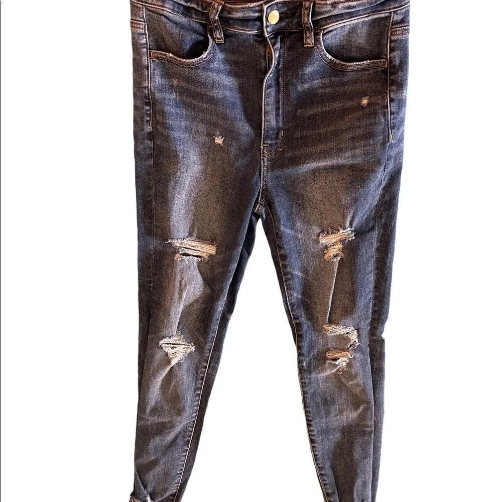 American Eagle Womens skinny‎ ripped jeans Size 6